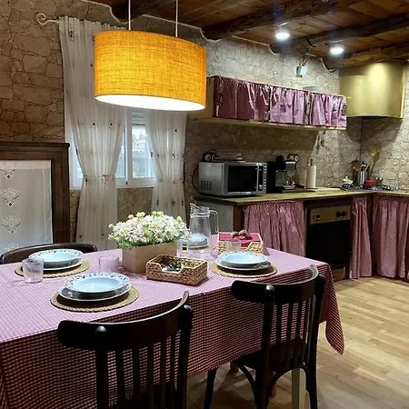 Casita Rural Con Piscina Holiday home La Torre de Claramunt